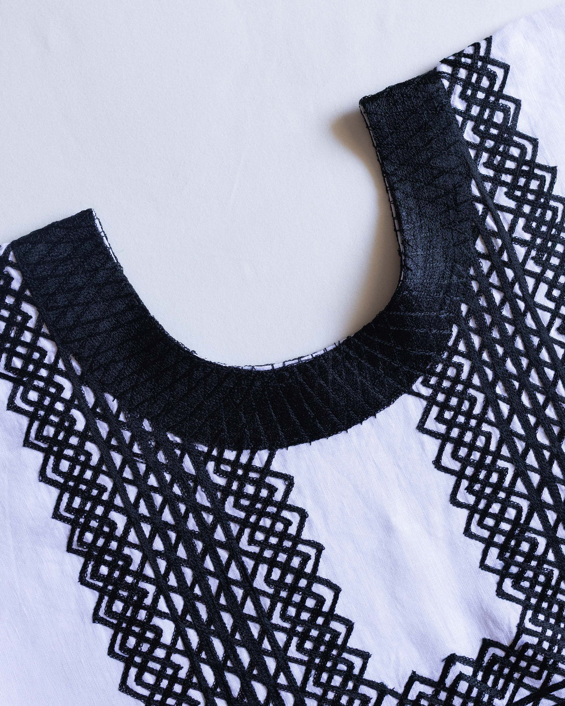 Huipil Panchito Blanco / Negro