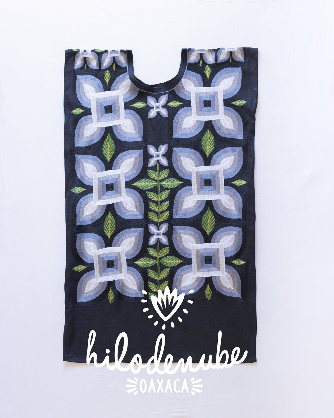 Huipil Largo Cuatro Pétalos Medianoche