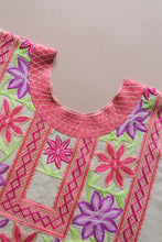 Cargar imagen en el visor de la galería, Huipil Flor Antigua / Flor de Verano