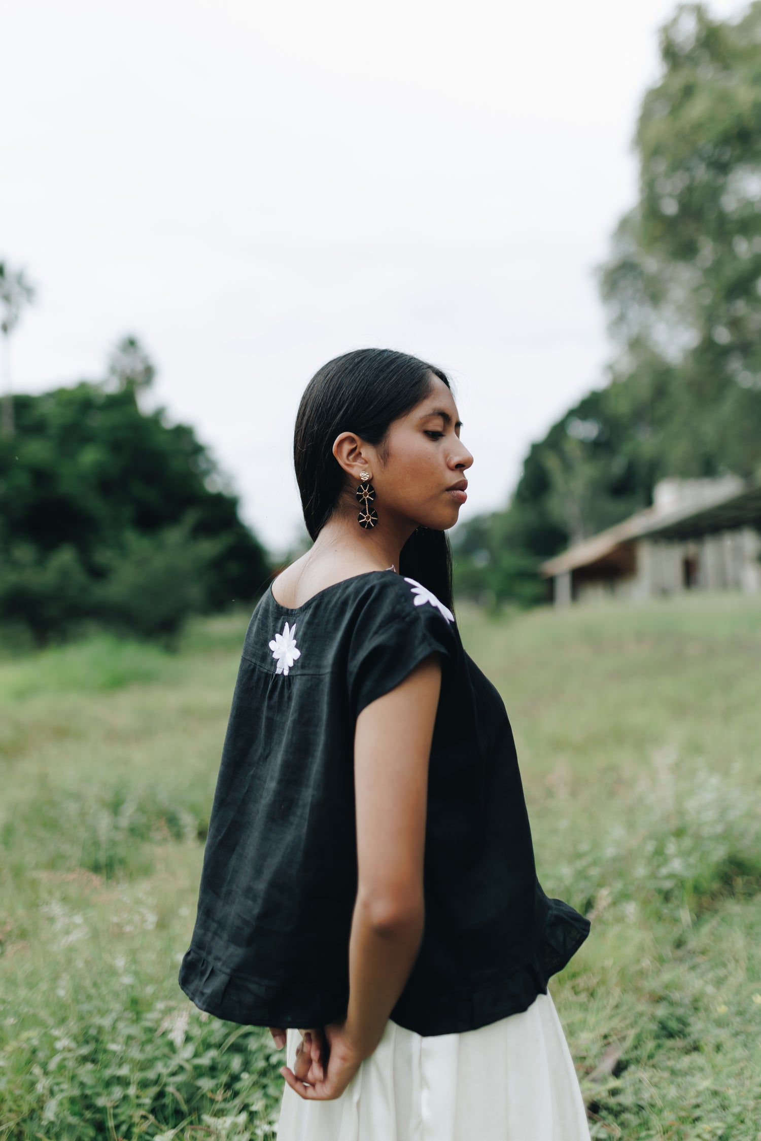 Blusa Antigua Negro / Blanco