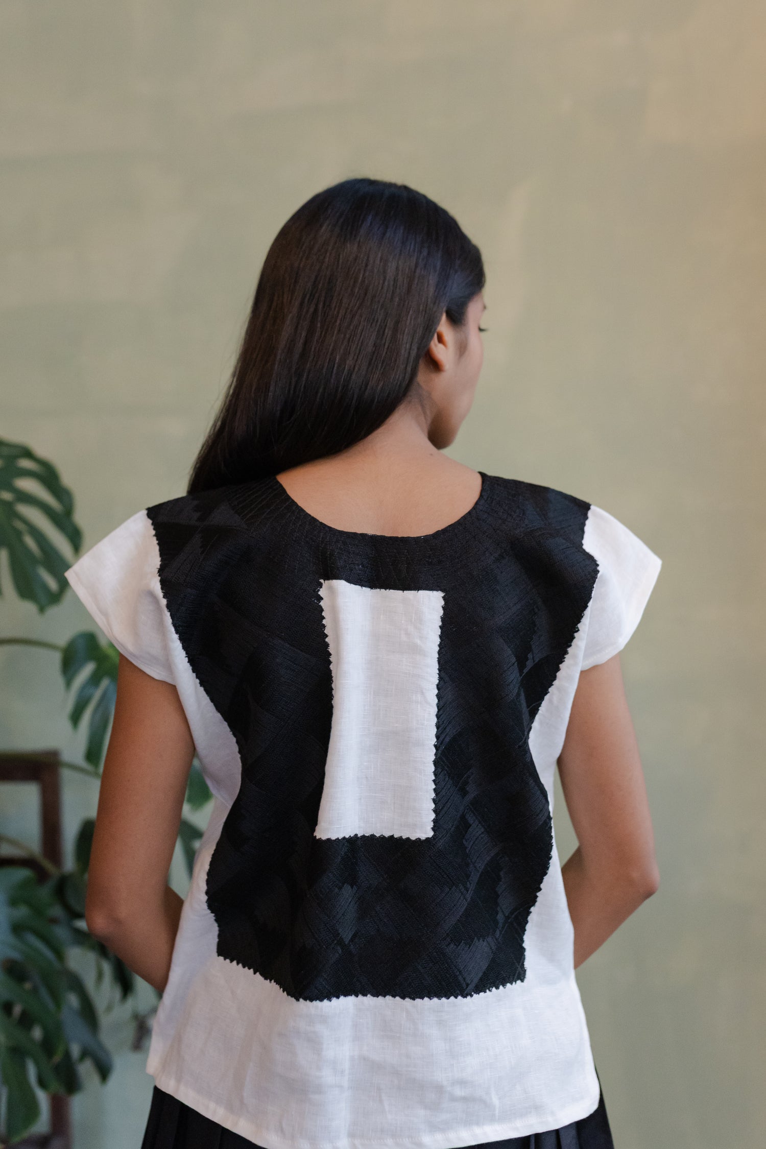 Huipil Diana Crudo / Negro