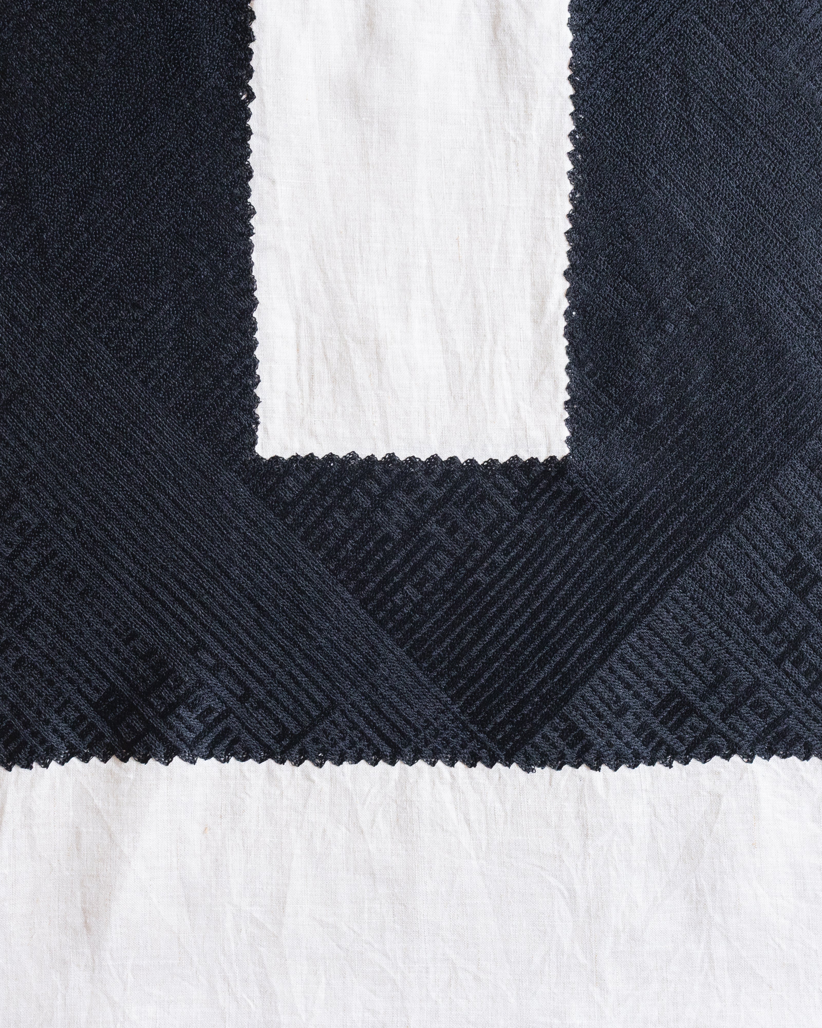 Huipil Diana Hueso / Negro