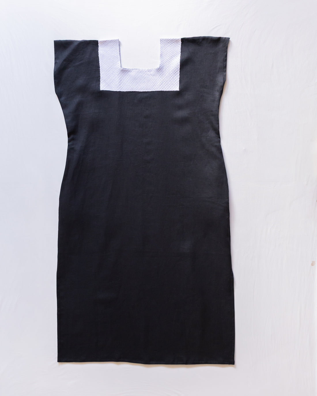 Huipil Largo Silvia Negro / Blanco