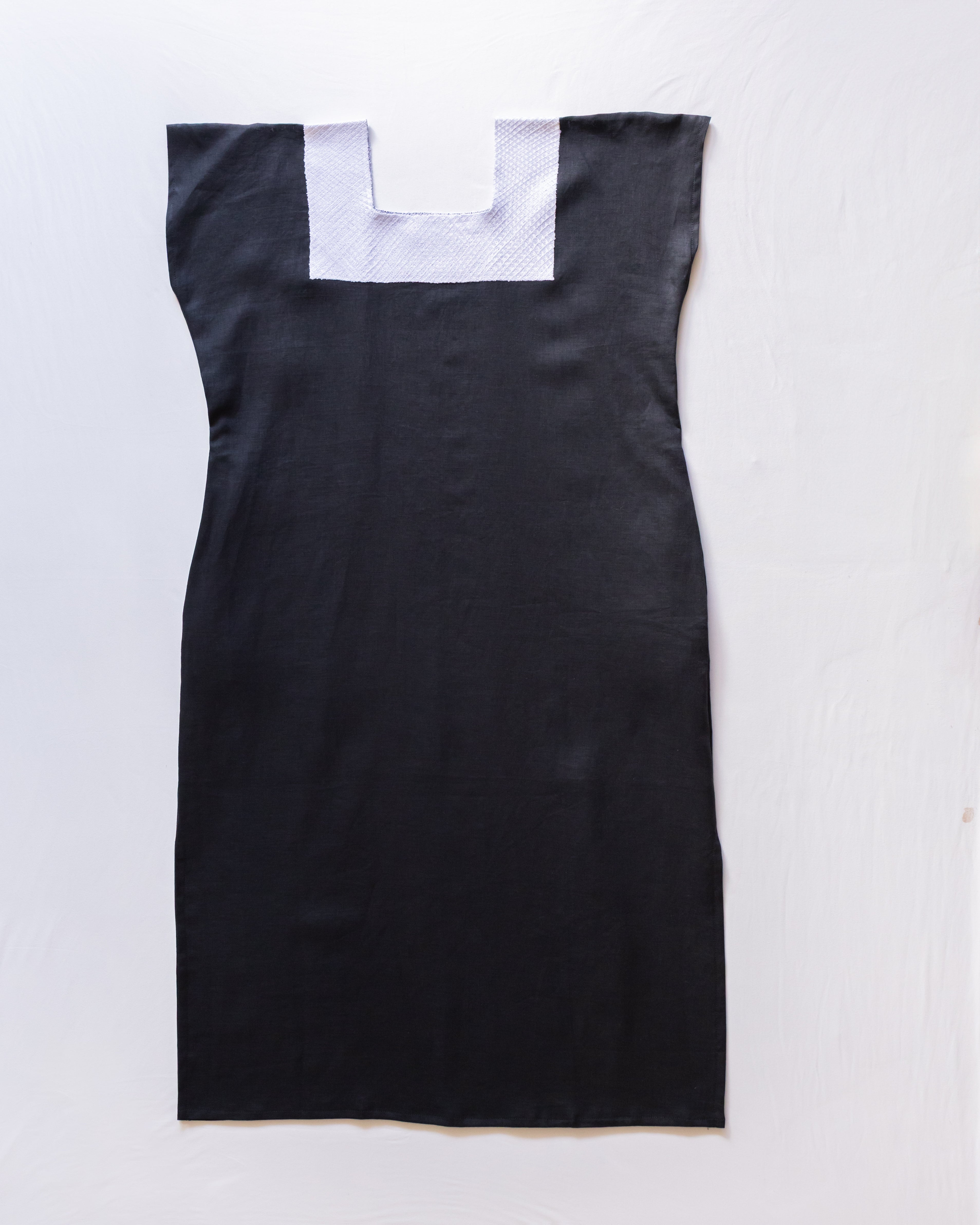 Huipil Largo Silvia Negro / Blanco