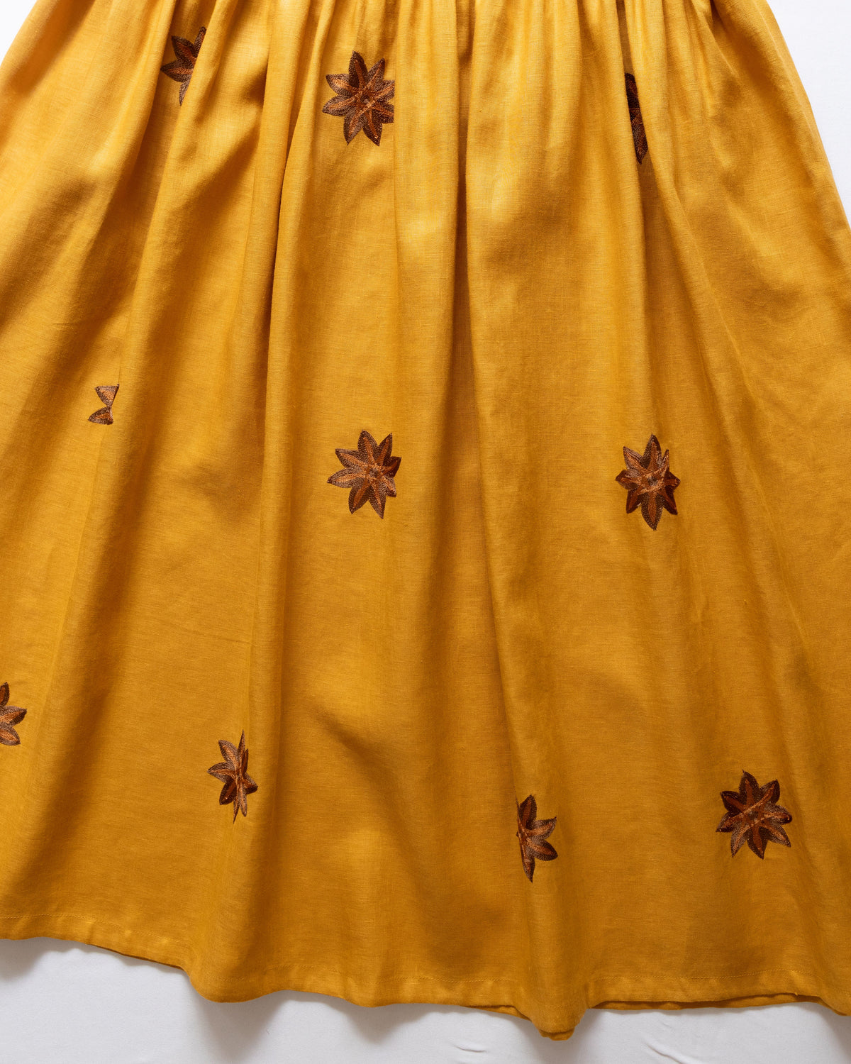 Vestido Flor Antigua Mostaza