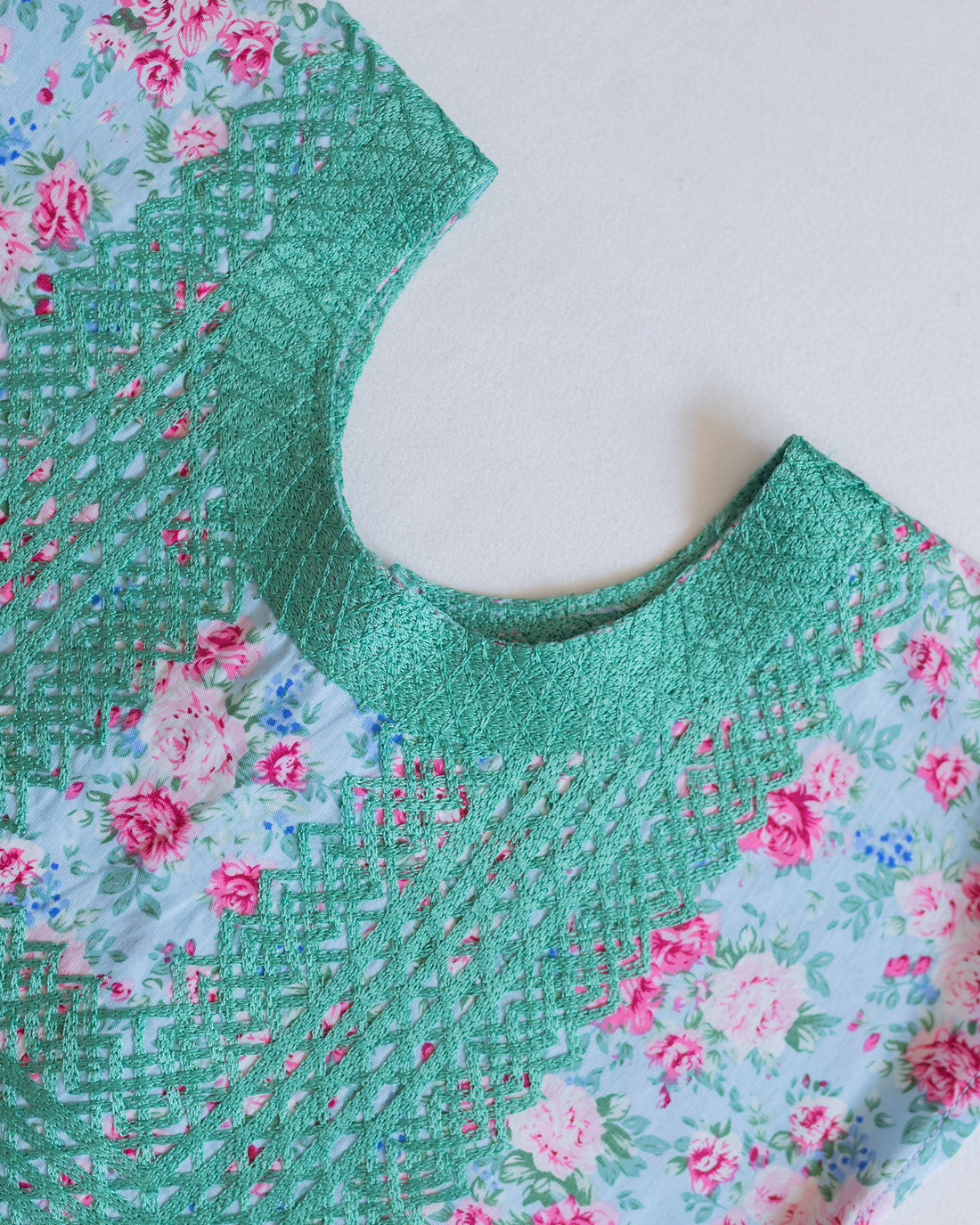 Huipil Niña Panchito Cielo Floral