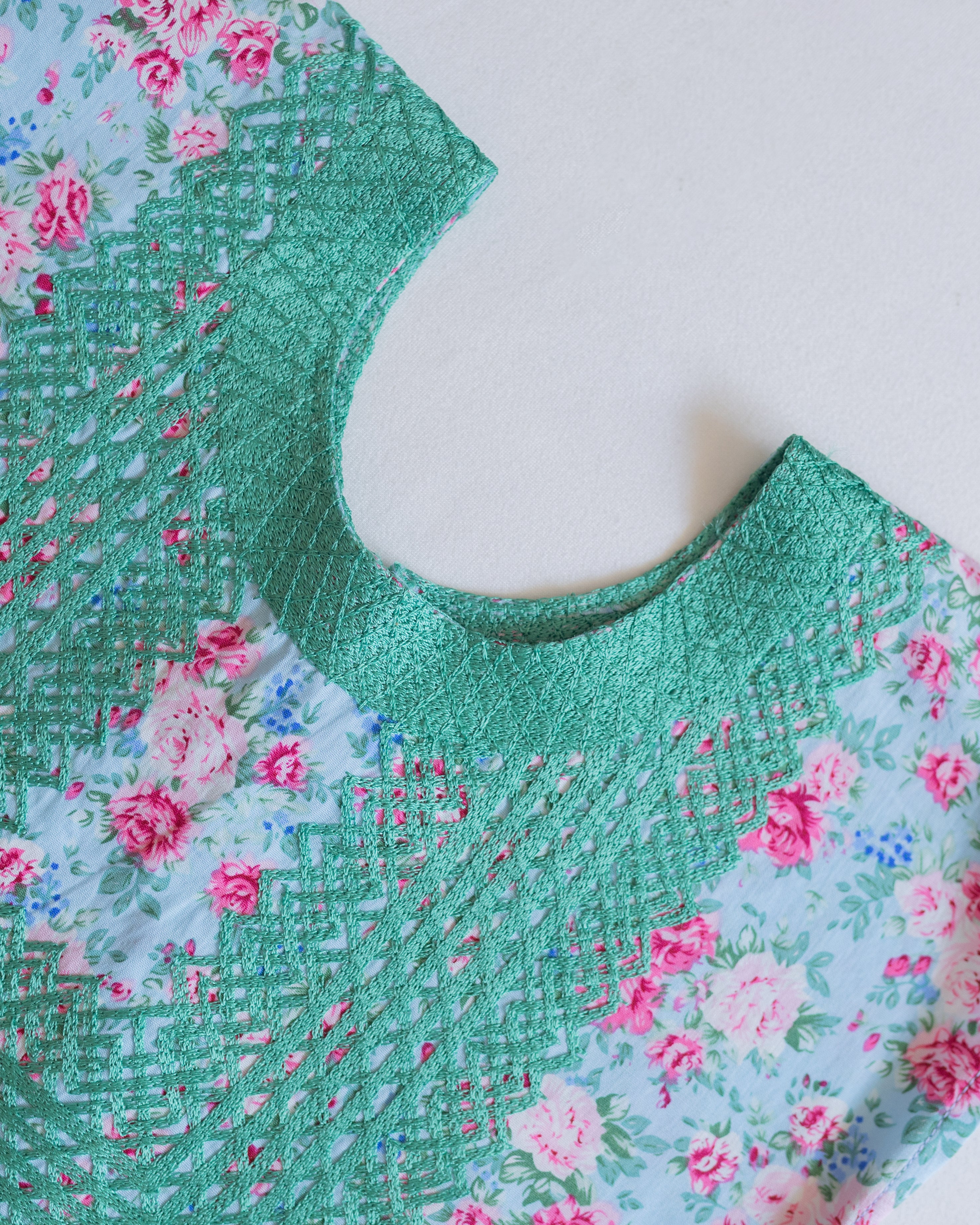 Huipil Niña Panchito Cielo Floral