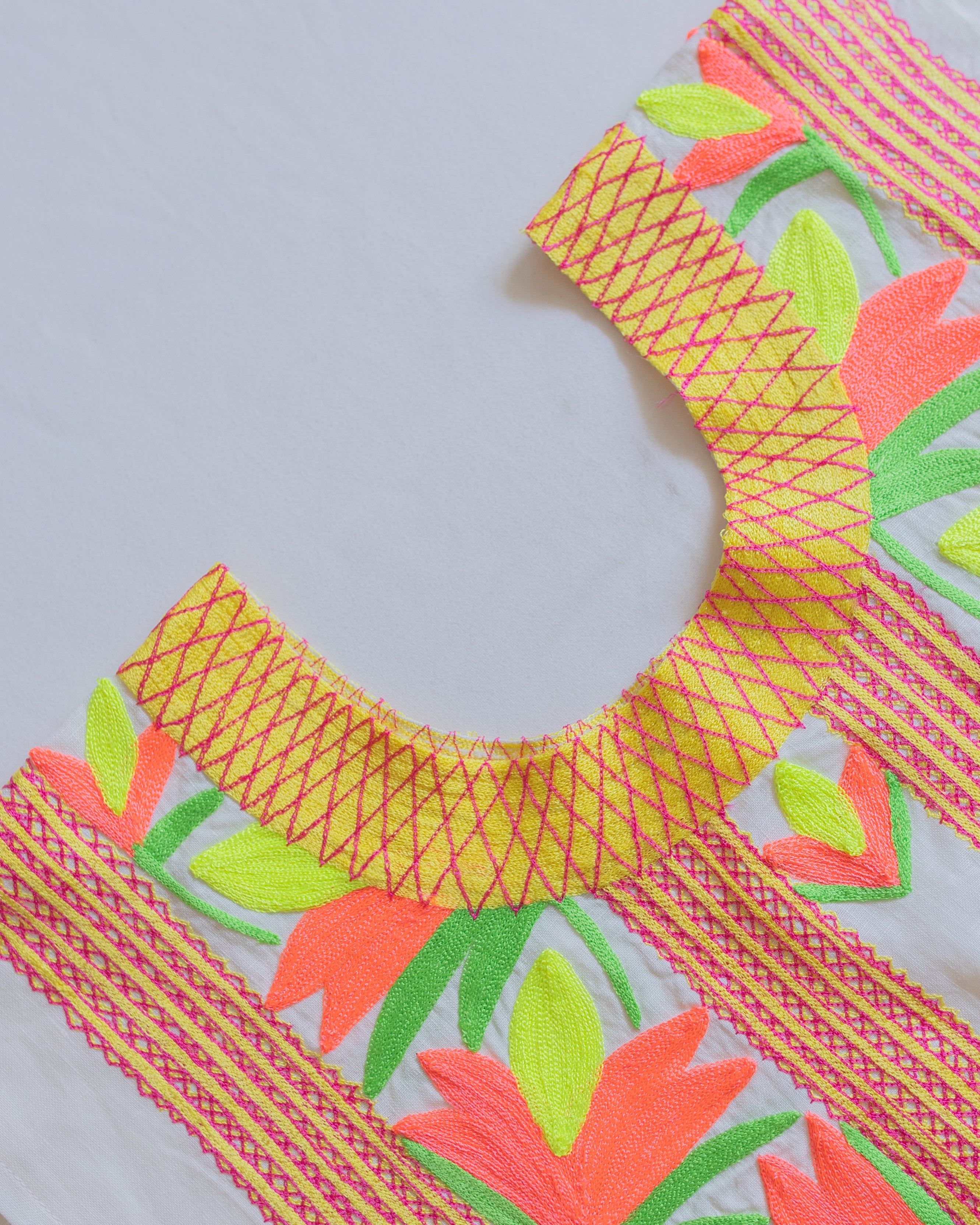 Huipil Flor de Maíz Crudo / Neon