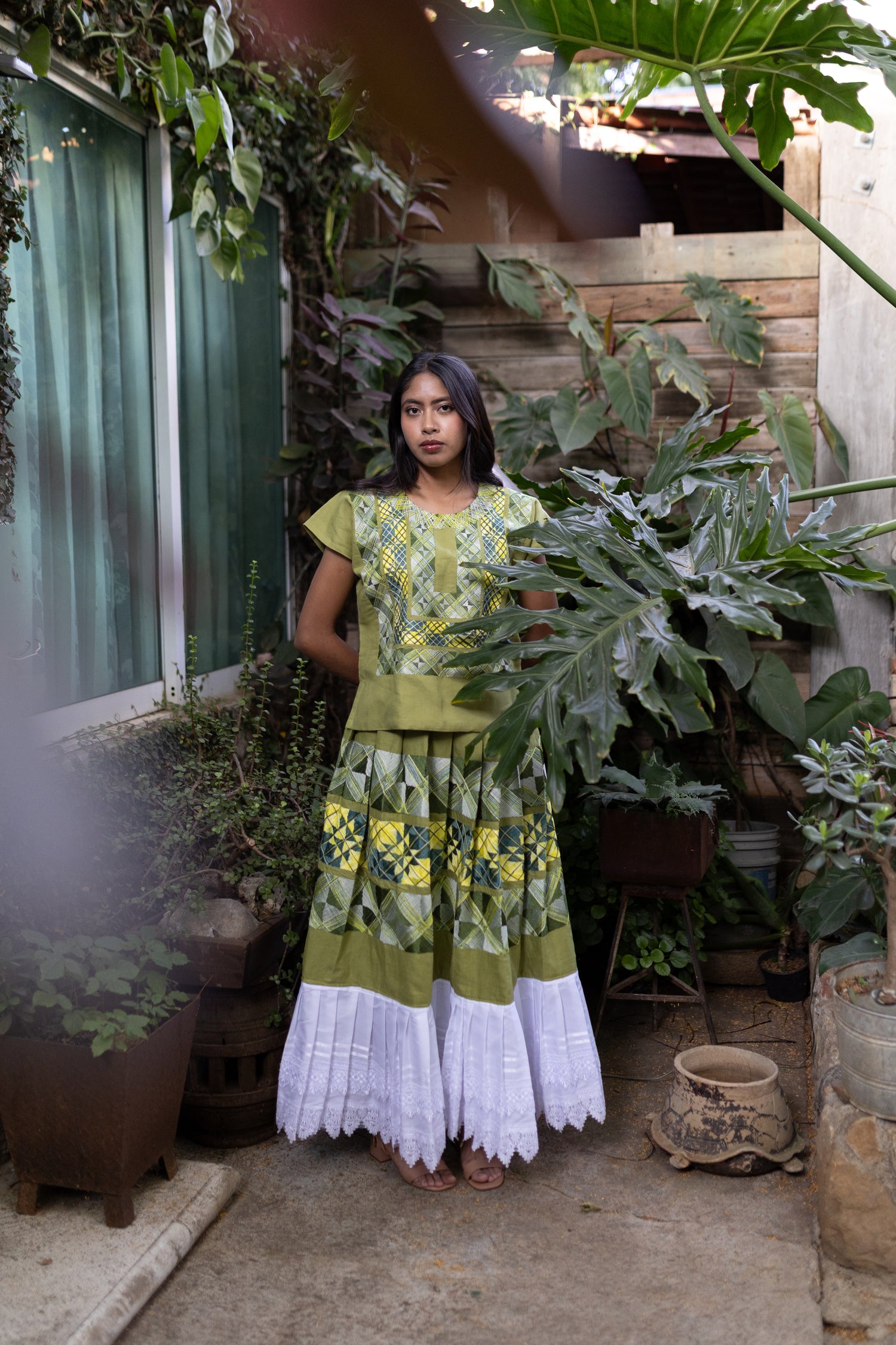 Traje Bordado de Tres Golpes de Cadenilla