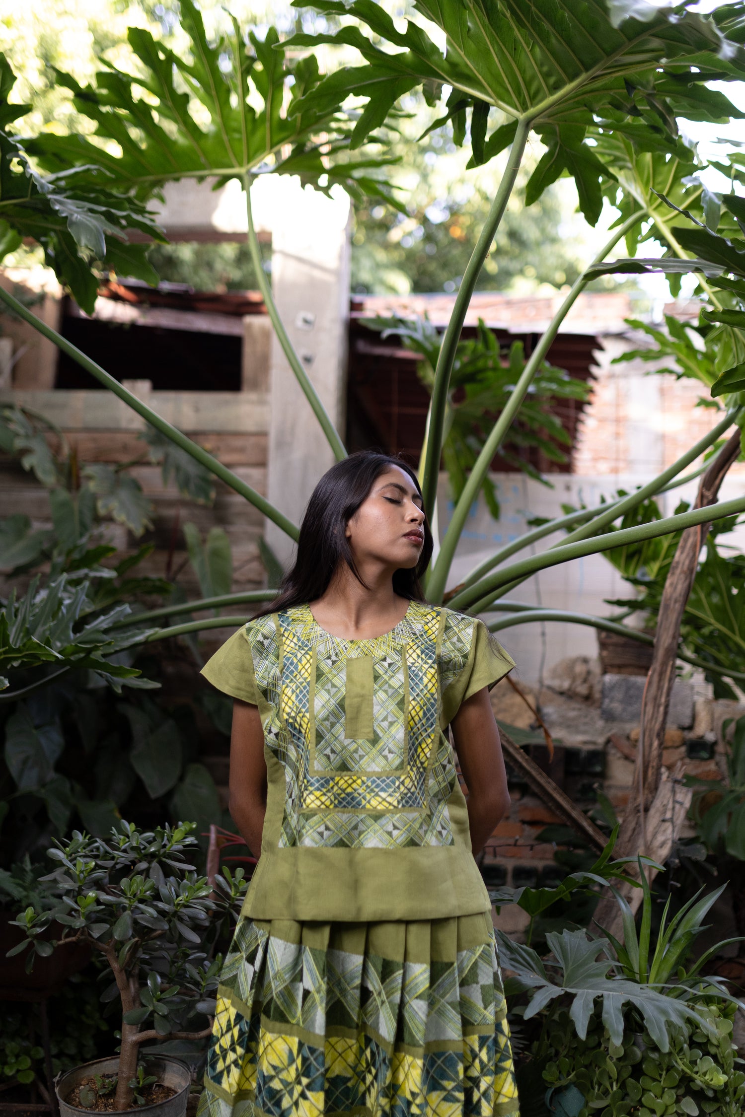 Traje Bordado de Tres Golpes de Cadenilla