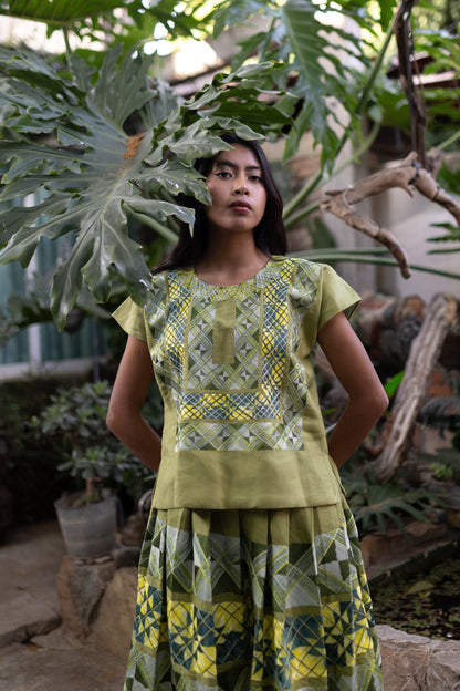 Traje Bordado de Tres Golpes de Cadenilla