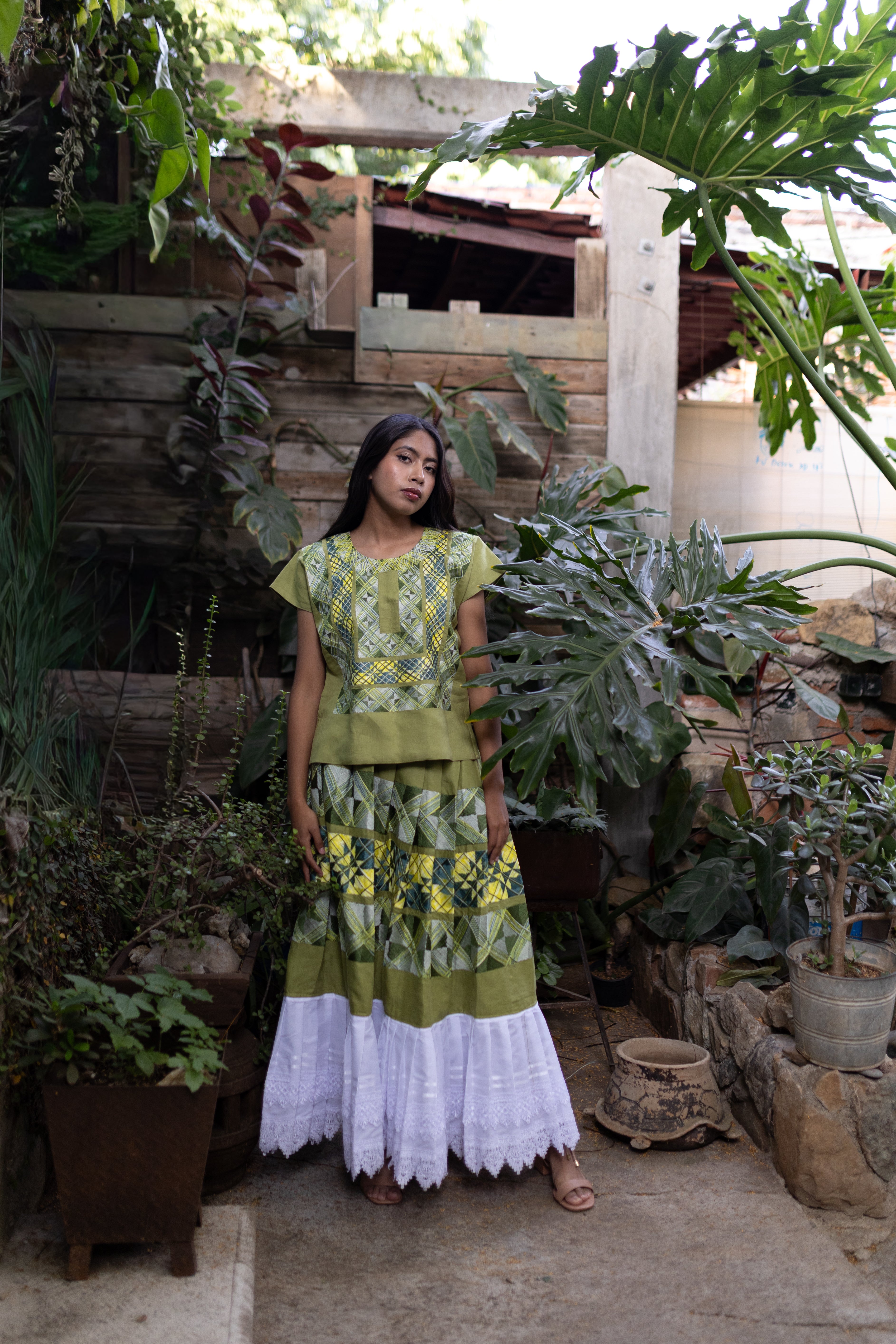 Traje Bordado de Tres Golpes de Cadenilla