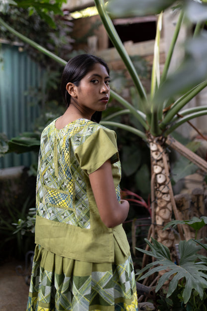 Traje Bordado de Tres Golpes de Cadenilla