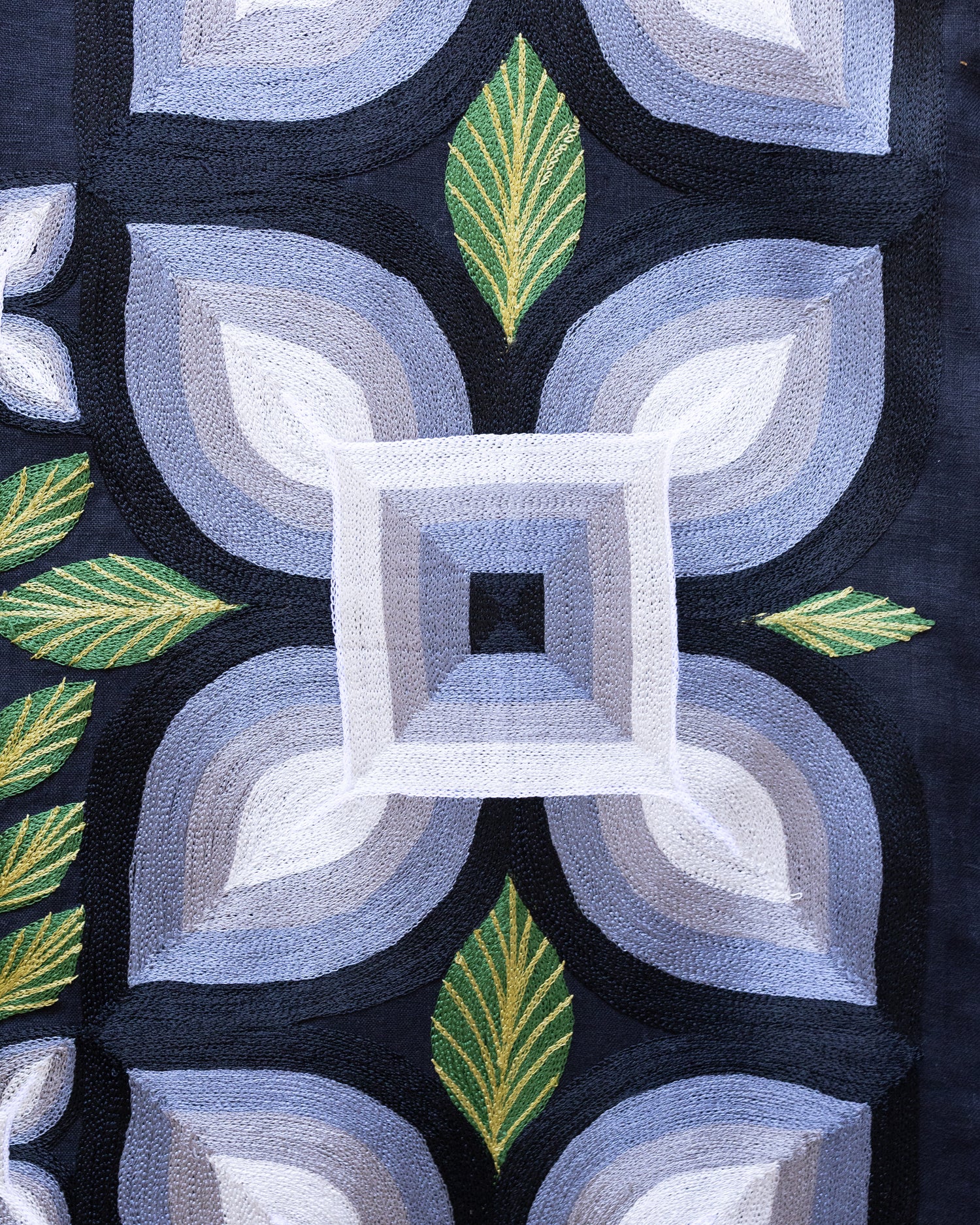 Huipil Largo Cuatro Pétalos Medianoche