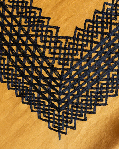 Huipil Panchito Mostaza / Negro