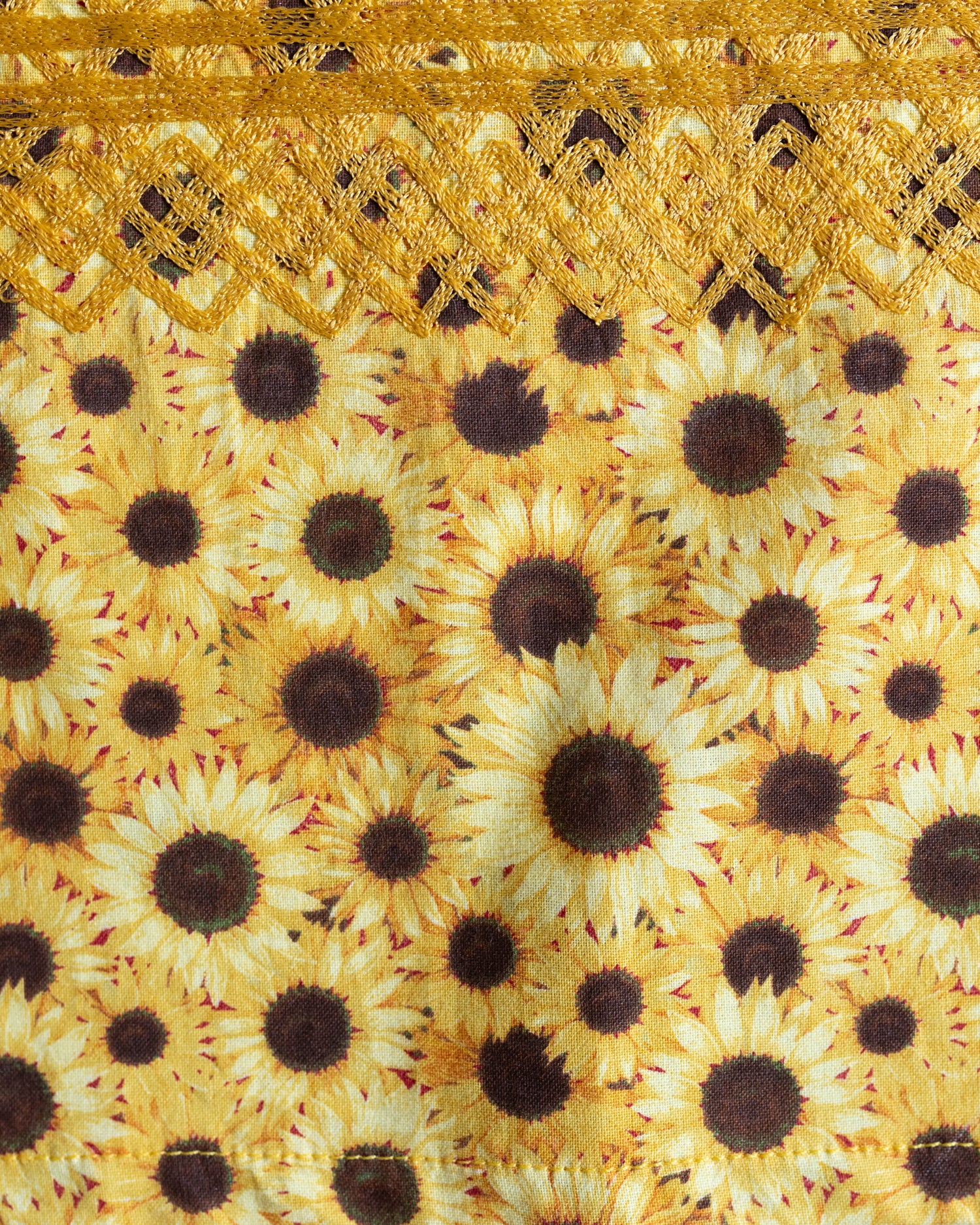 Huipil Panchito Girasoles