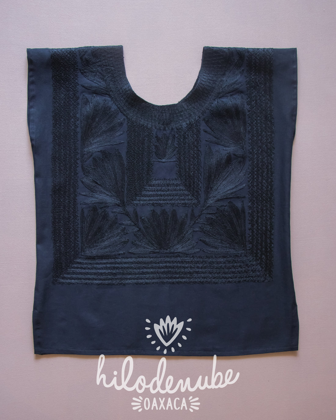 Huipil Magueyito Monocromático Noche